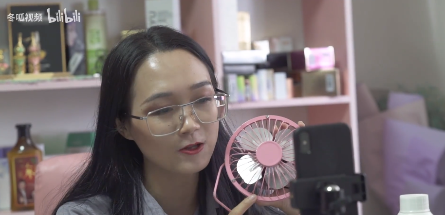 抖音賺錢直播_抖音直播帶貨主播怎么賺錢_初學者怎樣做抖音直播賣貨賺