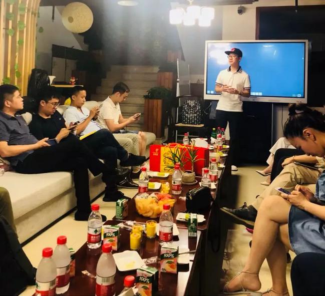觸電會會員線下深度交流，探討微商快速引流與轉化方法
